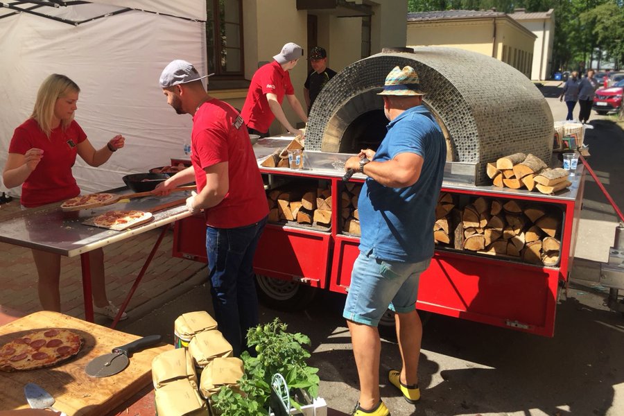 1. jūnijs ir Starptautiskā bērnu aizsardzības diena, tāpēc jau tradicionāli šajos svētkos rullējam picas Bērnu slimnīcas Dārza svētkos! 🌞