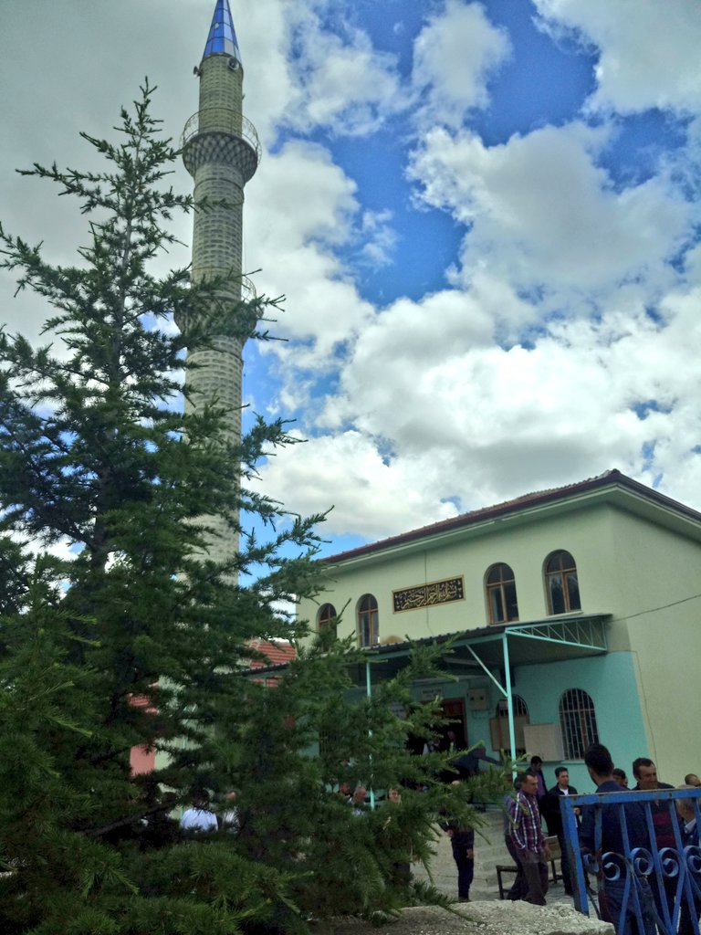 ÖMER AKBAŞ 🇹🇷 (@omerakbas07) on Twitter photo 🕌Korkuteli Mamatlar köyündeyiz.. İlçe başkanımız <a href="/ilhamiyildiran/">İlhami YILDIRAN 🟢 🇹🇷</a> Gençlik kolları Başkanımız <a href="/mehmetkarakas07/">Mehmet karakaş</a> mahalle başkanlarımız ile mamatlar camiinde cuma namazımızı kıldık.Allah kabul etsin.
#VakitTürkiyeVakti #VakitAntalyaVakti <a href="/RT_Erdogan/">rt_erdogan</a> <a href="/MevlutCavusoglu/">Mevlüt Çavuşoğlu</a> 🕌Korkuteli Mamatlar köyündeyiz.. İlçe başkanımız <a href="/ilhamiyildiran/">İlhami YILDIRAN 🟢 🇹🇷</a> Gençlik kolları Başkanımız <a href="/mehmetkarakas07/">Mehmet karakaş</a> mahalle başkanlarımız ile mamatlar camiinde cuma namazımızı kıldık.Allah kabul etsin.
#VakitTürkiyeVakti #VakitAntalyaVakti <a href="/RT_Erdogan/">rt_erdogan</a> <a href="/MevlutCavusoglu/">Mevlüt Çavuşoğlu</a>