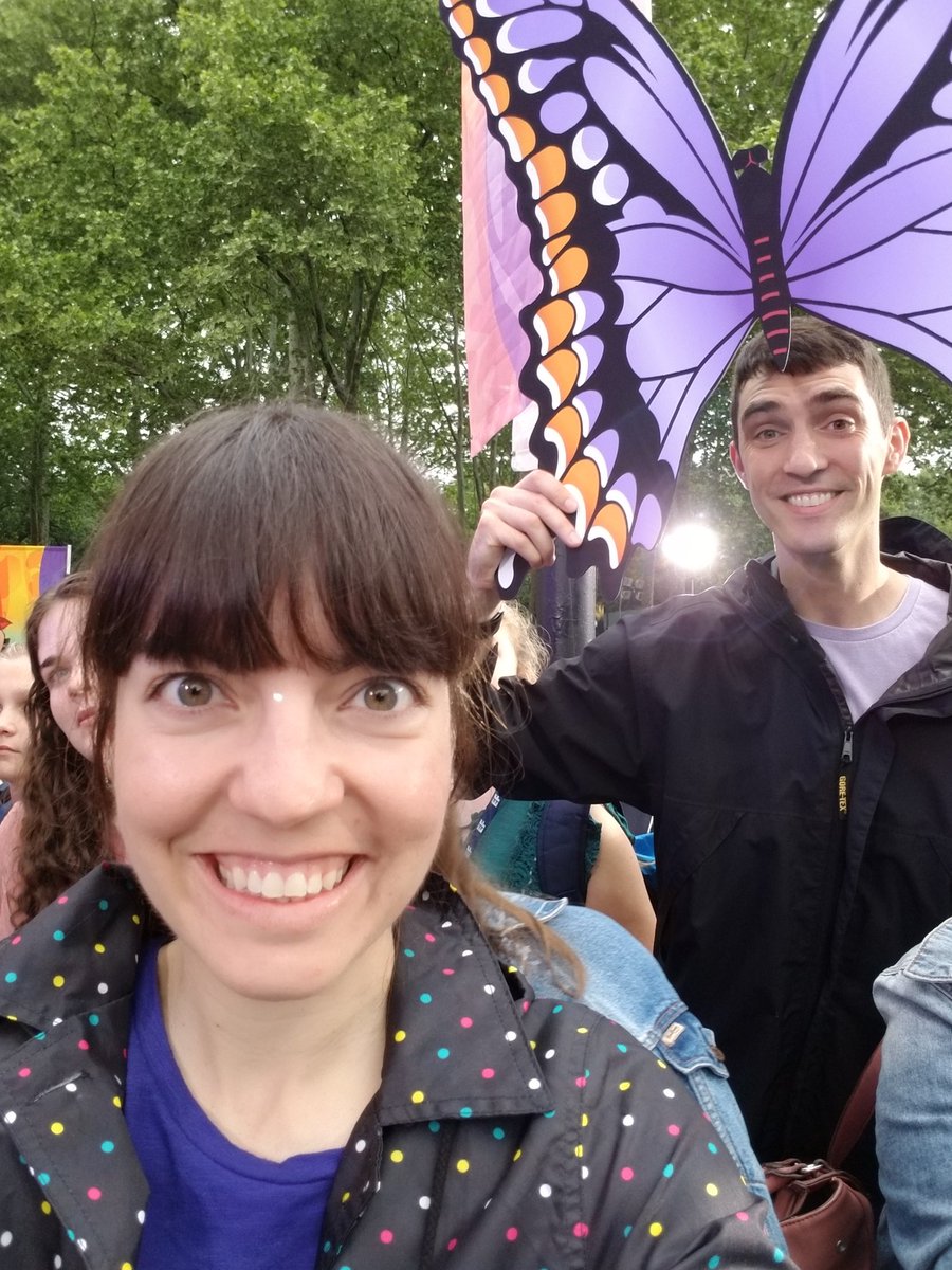 MackAttackWX's tweet photo. Celebrating this girl's birthday with a concert! #HalseyOnGMA #BirthdayGirl #SweetButterfly https://t.co/JDUi1TOmEi