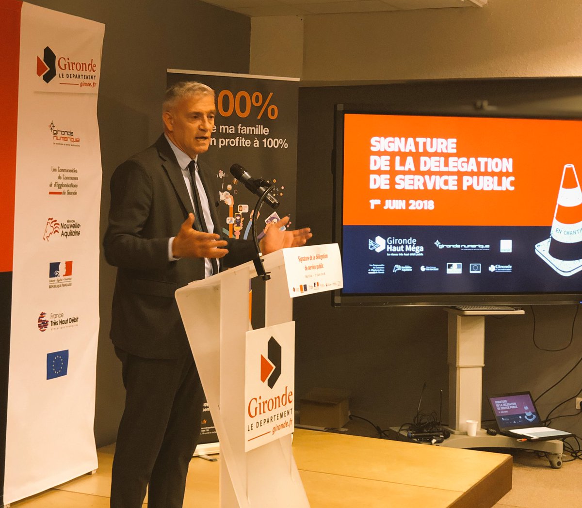 OrangeNvAquit's tweet photo. #THD33 : « La démarche menée permettra de passer de l’équité à l’égalité numérique sur le territoire du département de la @gironde » Eric Suzanne https://t.co/FkFr9TuINL