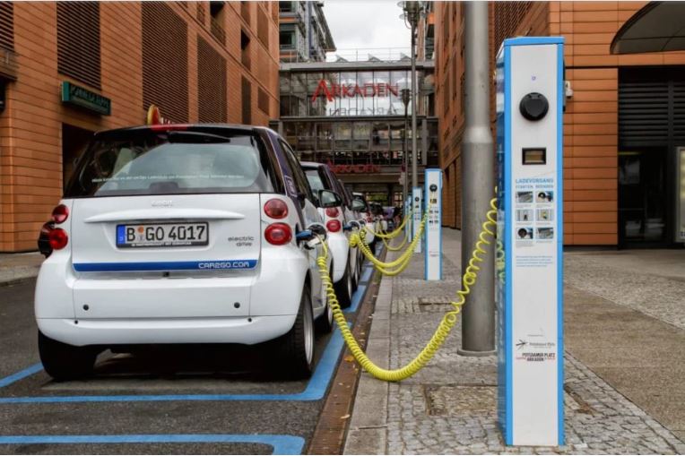 Los vehículos eléctricos podrían ahorrar miles de millones de inversión en almacenamiento de energía bit.ly/2kEvuwh vía <a href="/Per_Energia/">El Periódico de la Energía</a> 
#VehículosEléctricos #Energía #ITMasterD