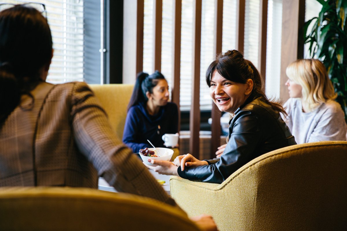 HUB26_UK's tweet photo. NETWORK IN STYLE WITH OUR ONSITE LOUNGE HERE AT @HUB26_UK #lifestylecentre #workmeetplay #business #businesslounge #workfromhere #nomorecoffeeshops #embraceyourworkplace #coffeelounge #businesses #startup #startuphere #smallbusiness #smallbusinessowner https://t.co/XsNVuuYnFA