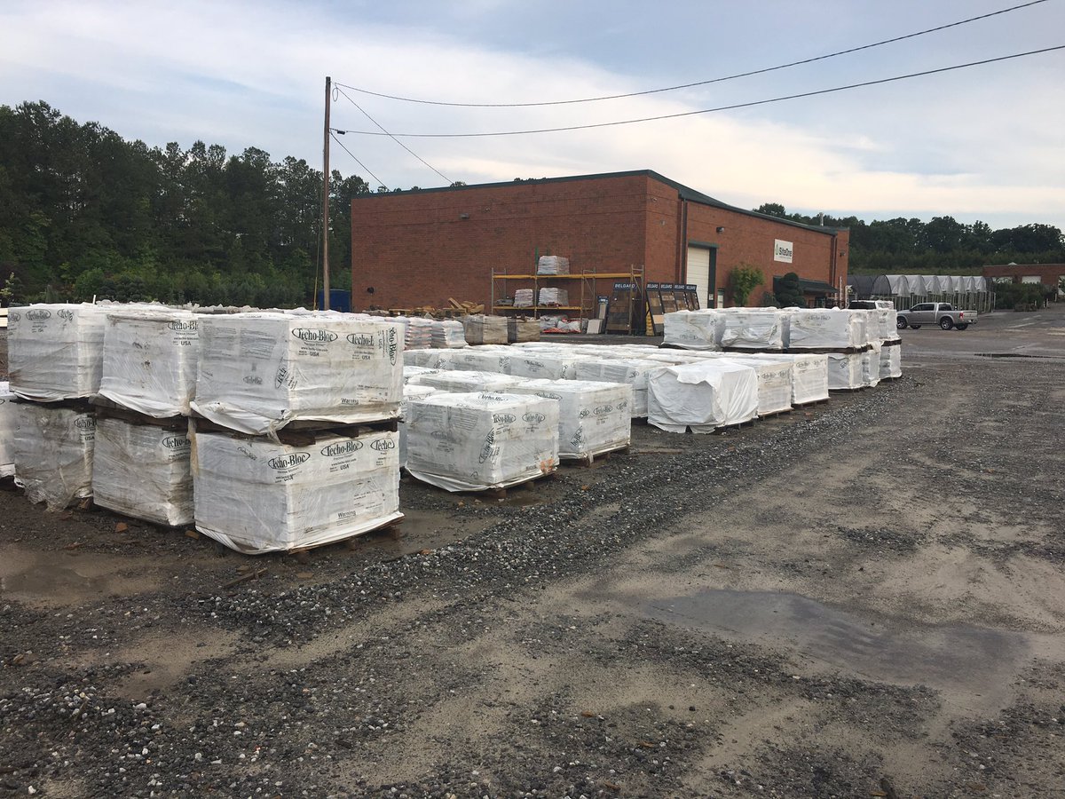 TechoCurtis's tweet image. The rain has finally stopped! Come &amp;amp; get breakfast @SiteOneSupply in Buford, GA and learn about @techobloc. Product is on the ground &amp;amp; ready to go.