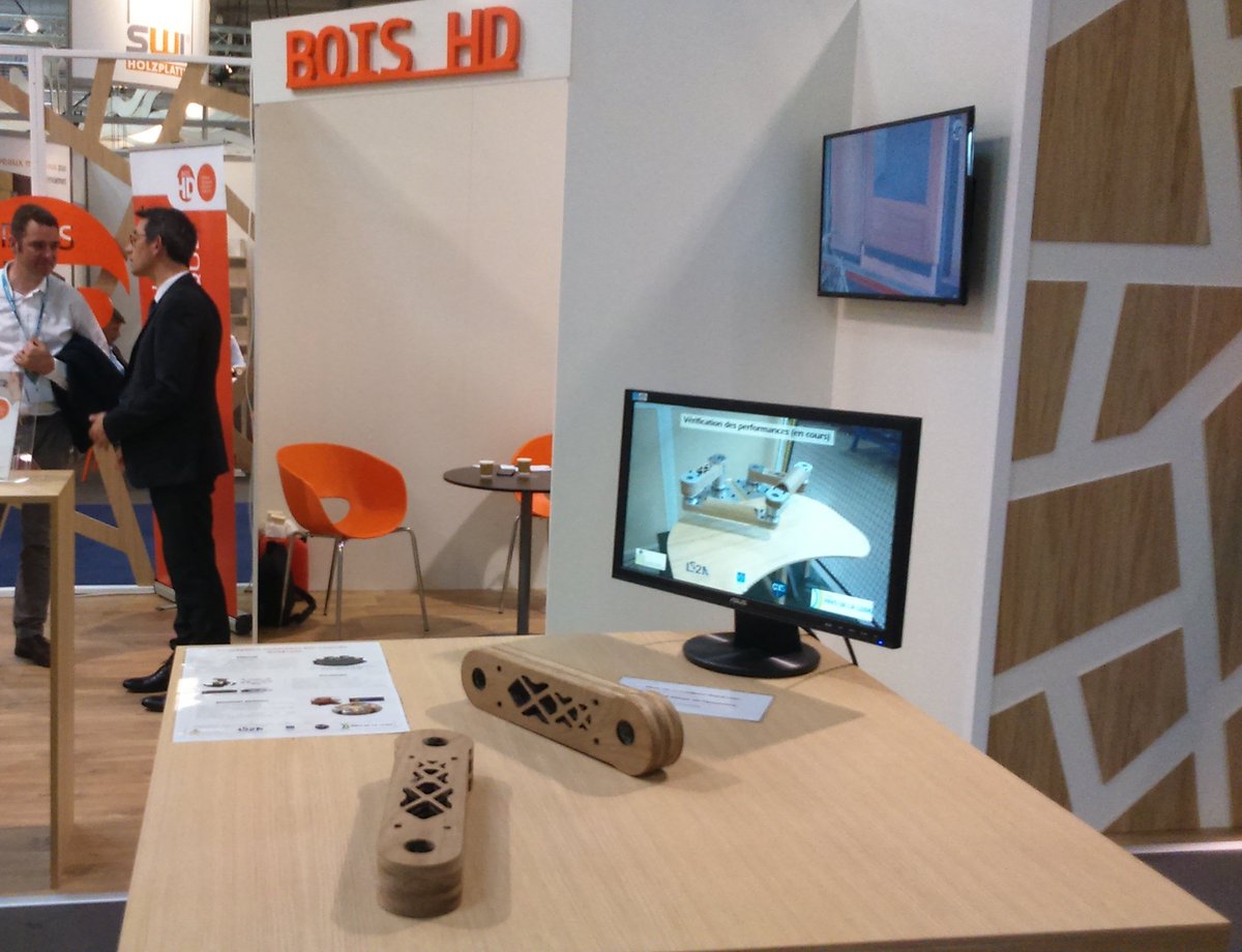 lila_kaci's tweet image. #RobEcolo project #ecodesign #wood-made robot @LaboLS2N @CentraleNantes at @carrefourdubois, demonstrated by our partner École Supérieure du Bois #ESB on stand  #innovation
#cib2018 #Nantes #France