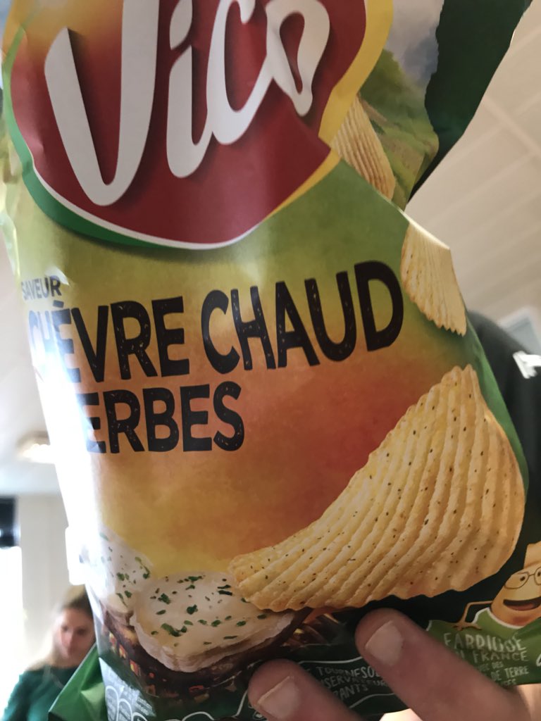 MamzelleAure20's tweet photo. Qu’on m’explique ... 🤔 #chevrechaud #wtf #lachipsfroide https://t.co/gcSfK1Whmq