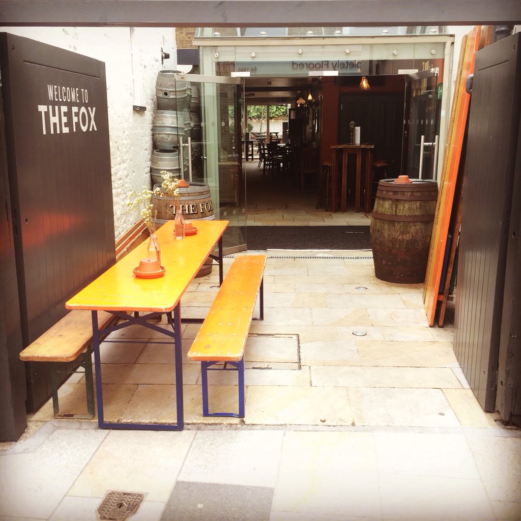 fox_twickenham's tweet photo. The old coach way leads right through The Fox from Church Street to our glorious garden.
 
#oldpub #oldestpub #tw1 #Twickenham #coachinginn https://t.co/4yLhIBIo48