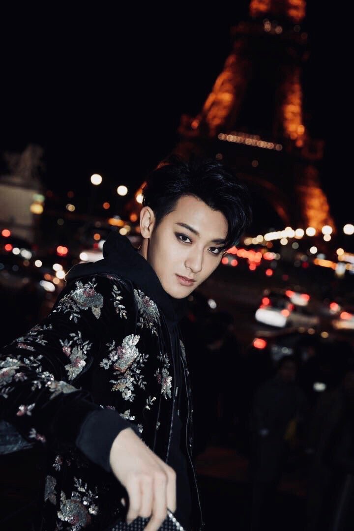 NUKKY68's tweet photo. เทาจะบินไปนิวยอร์กเพื่อเข้าร่วมงาน Fashion Week นี่คิดว่าว่าต้องเป็น Saint Laurent Runway Show 2019 เพราะงานมีวันที่ 6 ฮือ ตื่นเต้น https://t.co/mTOHmvTzP1