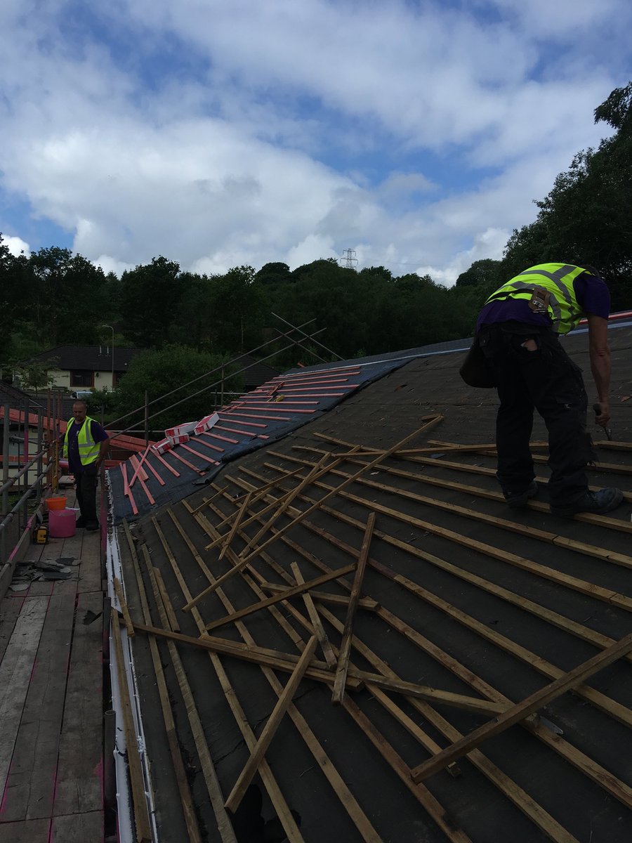 ChrisMMarleyLtd's tweet photo. More @MarleyEternit #fullroofsystems underway #Thrutone #BS5534 https://t.co/TDQmH90vCC