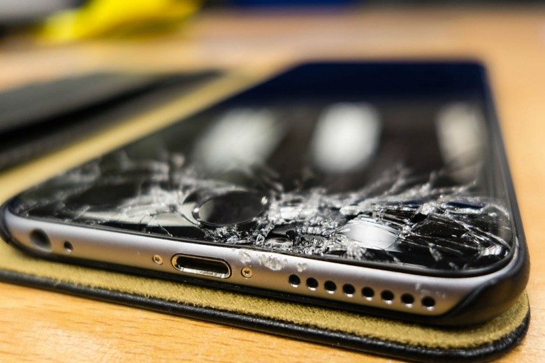 PhonesRFixed's tweet image. It's doesn't matter if it's an #iPhone or a #Galaxy smart phone we can repair shattered screens in less than 30 minutes and restore your device to great working condition at the lowest price! Visit phonesrfixed.com for your free estimate. 

#Syracuse #Oswego #Clay #CNY #NY