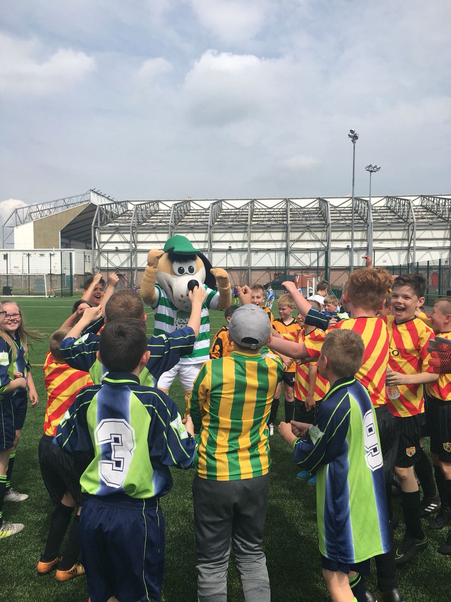 StMichaelsPNS's tweet photo. We met some famous faces at the football festival. @LandLNLC https://t.co/YmyhMAexAP