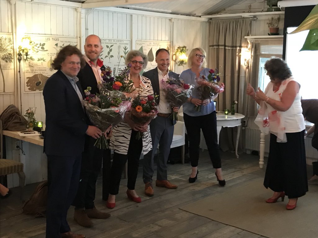 <a href="/RFedd/">Ruby-rose Fedder</a> Zes ‘echte’ boeketten voor de wethouders in de succesvolle regio Eemland! De rest van NL via een mail; aandacht voor #LandelijkeActieweekThuiszitters