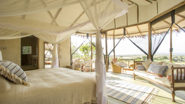 NatHighTravel's tweet photo. Here's the perfect destination for a private family re-treat combined with a wildlife goldmine in the Serengeti. Between July and October this private house is a stone’s throw from where the wildebeest migration crosses the Mara River. https://t.co/ggxnr49nLw