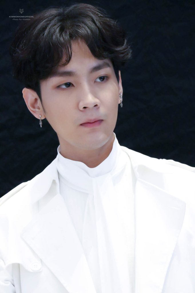 veronicamoza's tweet photo. Retweeted KIIMMONHOMEOFFICIAL (@KIIMMONOFFICIAL):
180531
ใส่ชุดขาวนี่มันดีต่อใจ 💞
@KiimMon
#ขุณขิมมอญ
#ปารูปให้คิมเซฟ
#SensationThailand
#Heisensation https://t.co/AxjHM7Ys6b