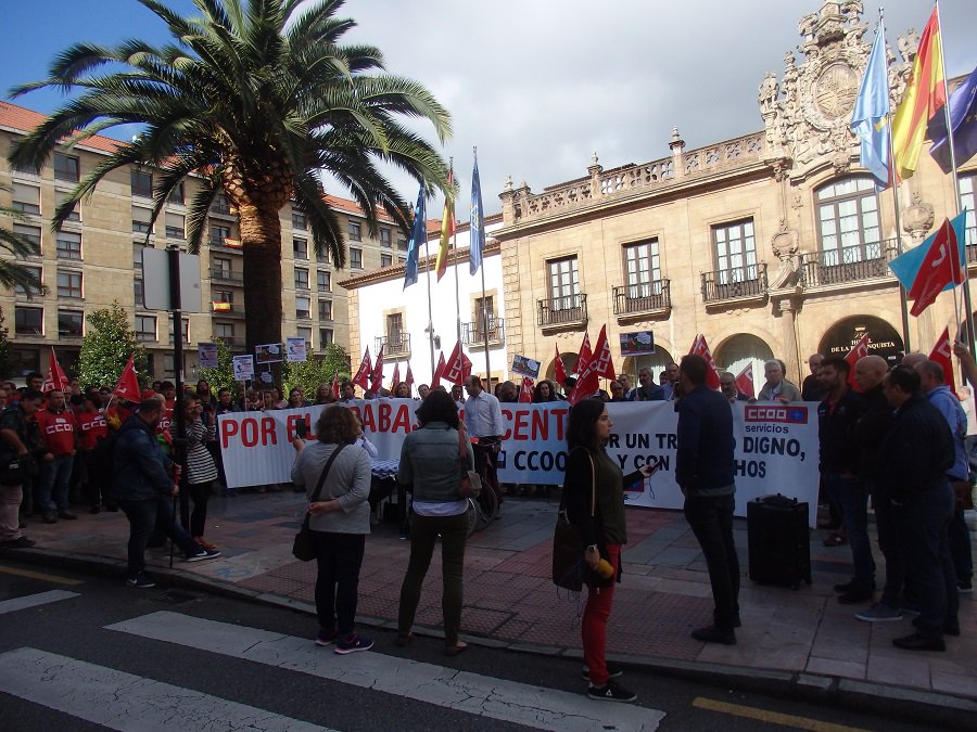 CCOOdeAsturias's tweet photo. ✊ La justicia da la razón a la ex presidenta del comité de empresa del Reconquista con @ccooserv_astur  👉 En sentencia firme se absuelve a la representante legal de los trabajador@s de la querella criminal  interpuesta por el director del hotel  https://t.co/Xkijx4ZkLj https://t.co/WFJJc8xK8Q