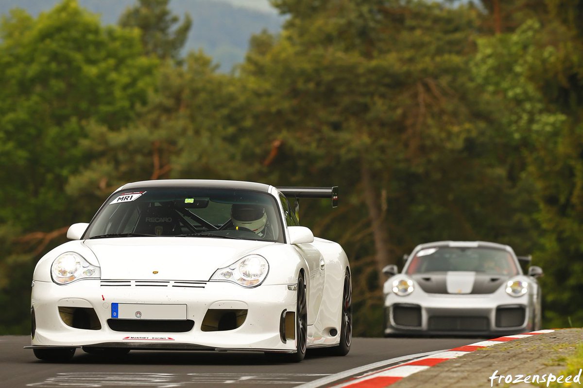 Frozenspeed's tweet photo. Special feeling to see these 2 beasts on track together #sharedDNA https://t.co/n4Mzzp4zKM