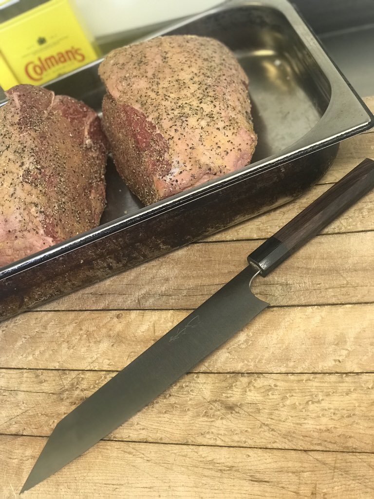 OliveBranchInn's tweet photo. @peteduncanson Thanks for the gift guys, my first ever, you know I’ll end up with a set I guess! https://t.co/XkCCZ3iUYL
