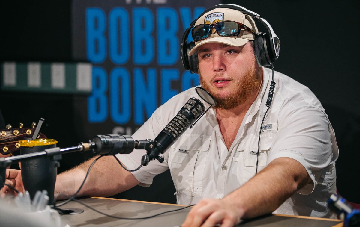 velocorevyz's tweet photo. This dude @lukecombs can sing...... https://t.co/uuztpuDosC