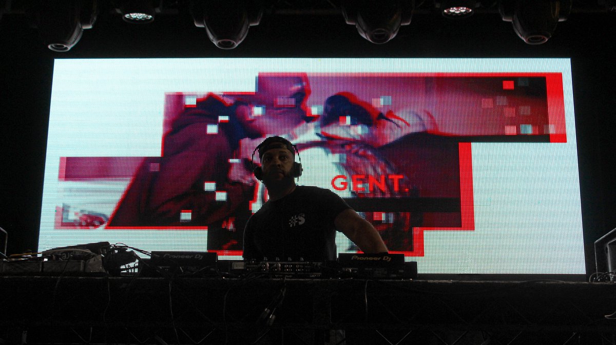 opticmotion_'s tweet image. Visual content we created for @SNEAKERBOXevent at @o2academybris #visual #content #sneakerbox #O2academy #opticmotion