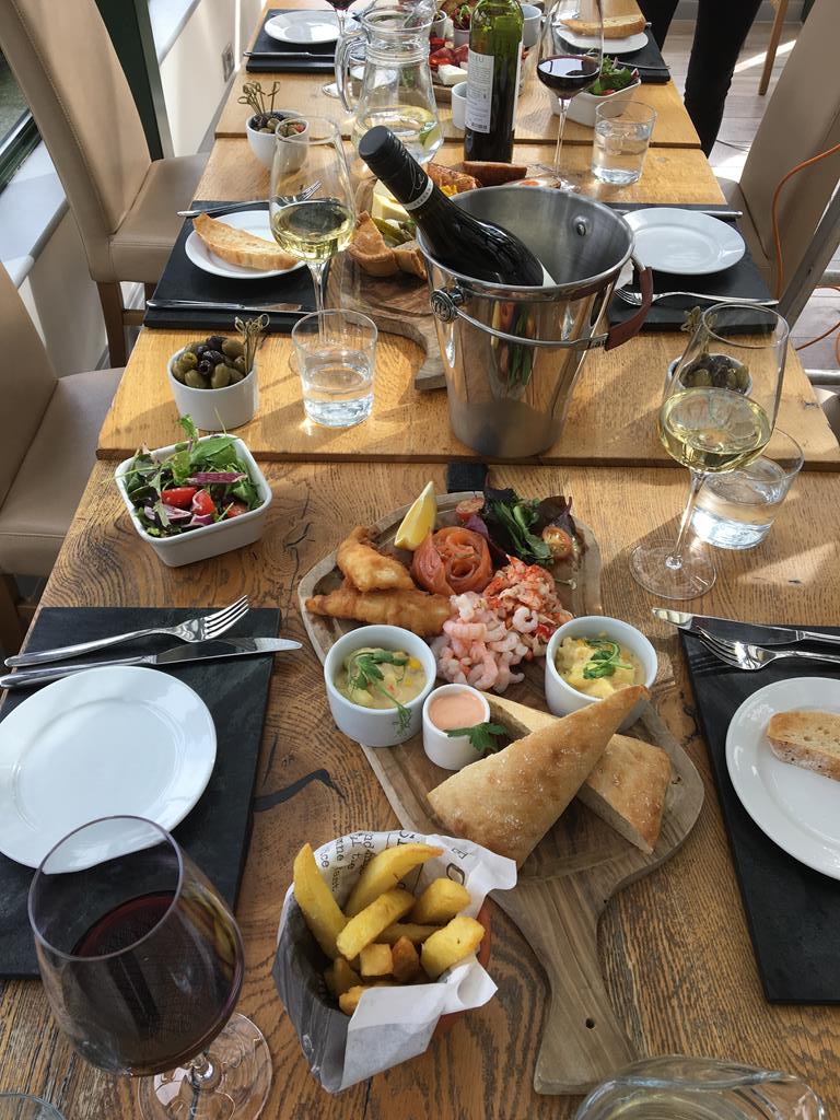 Happy Friday, celebrate the weekend with a glass of fizz or specialty ale and sample our new summer a la carte menu,
#weekend #eatout #eatlocal #grassington #yorkshire #goodfood #friday #goodpub #family #friends #kidfriendly