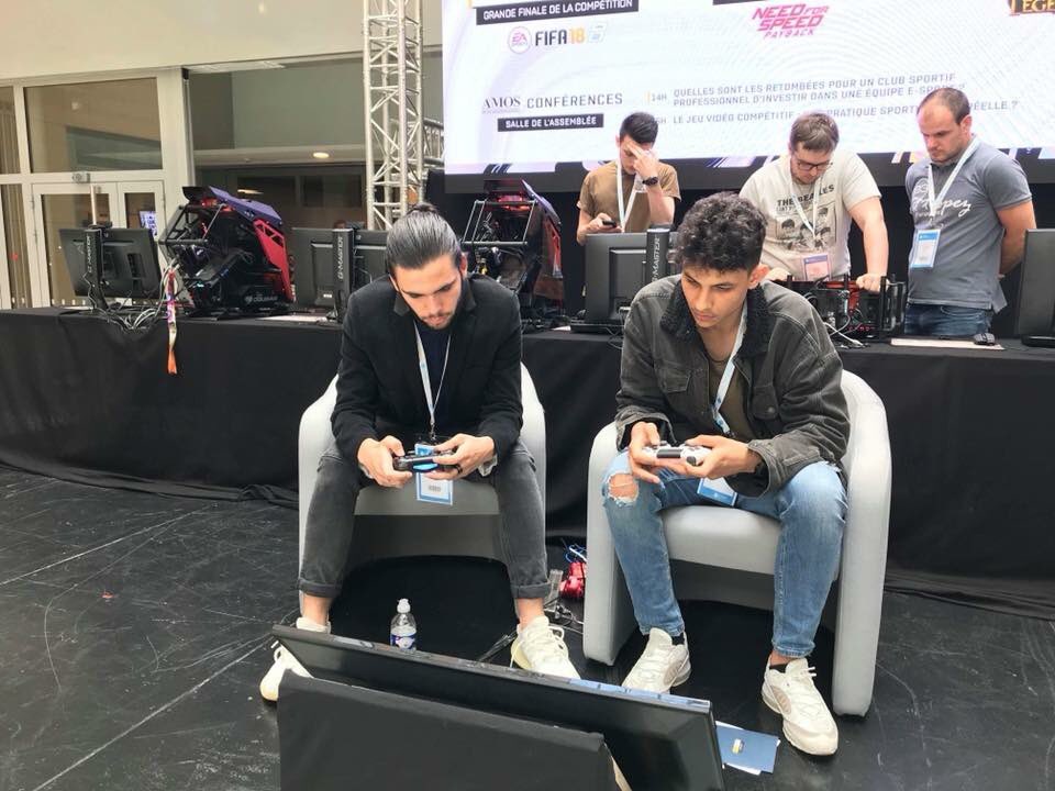 amosesportevent's tweet photo. Notre premier finaliste test le set-up avant la finale du tournoi de l’@amosesportevent #Amosesportevent https://t.co/vZ3BhBdLdo