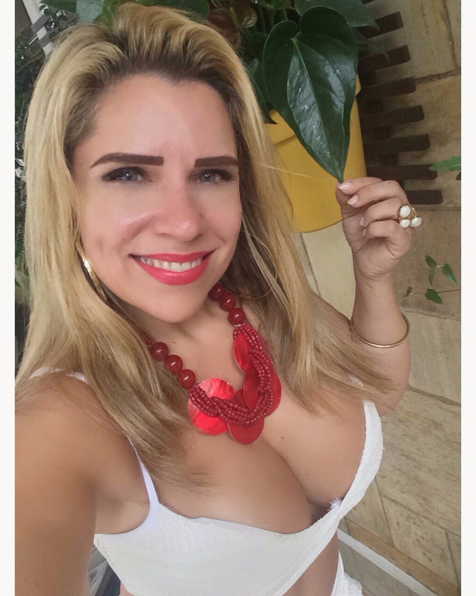 luciana_h_'s tweet photo. #feriadinhobom #bdaymode #sunnyday #hofmann_luciana 🌞🌈🌺🦋 https://t.co/BAOopcrVOR