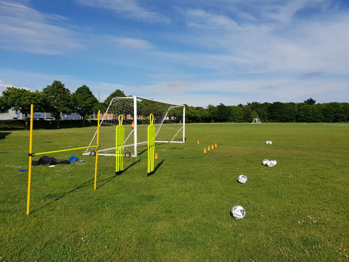 savehands1's tweet image. #Lovecoaching #goalkeeping Great Save Goalkeeping Coaching ⚽️👐