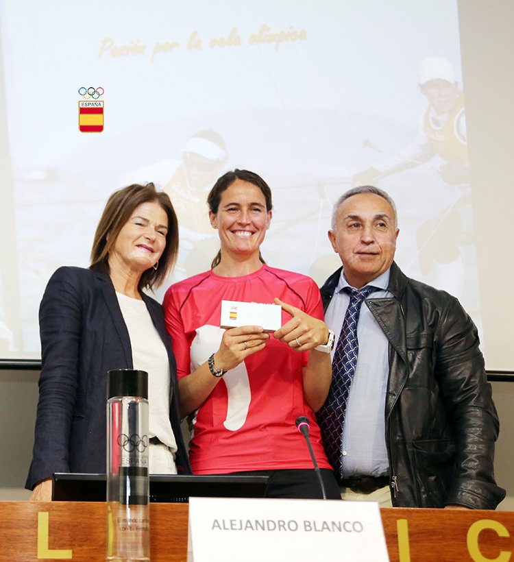 Una emocionada <a href="/BertaBetanzos/">Berta Betanzos Moro</a> anuncia su retirada en el <a href="/COE_es/">Comité Olímpico Español</a> &gt; ow.ly/ruGu30khWSN