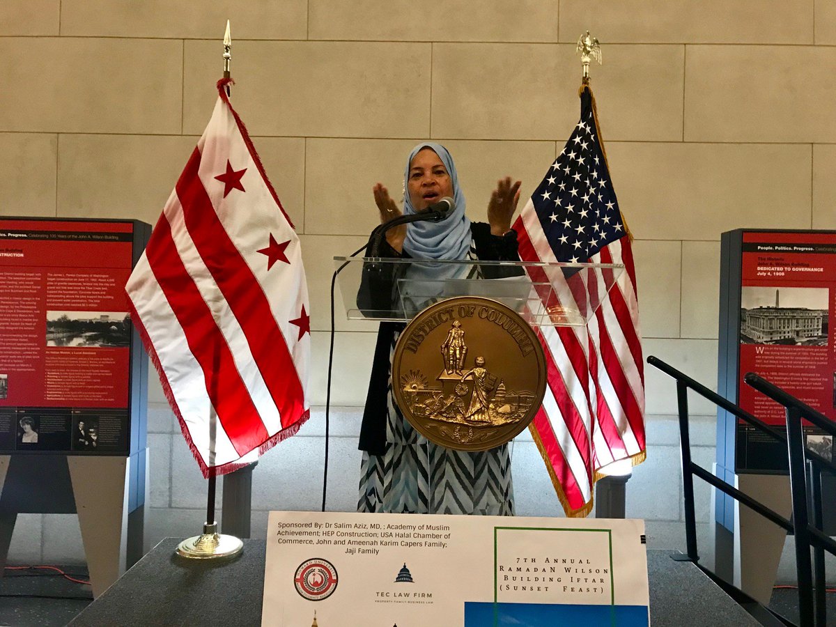 DCPoliceDept's tweet photo. Last night, MPD joined other members of the community for  #Iftar at the Wilson Building!

#RamadanMubarak #DCPolice https://t.co/okjG9US4iR