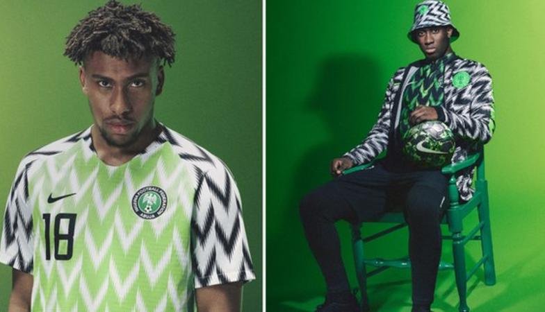 意外な国の代表ユニホームが大人気 ロンドンで行列が生まれ 過去一番の代表ウェアだ W杯名珍場面 The Answer