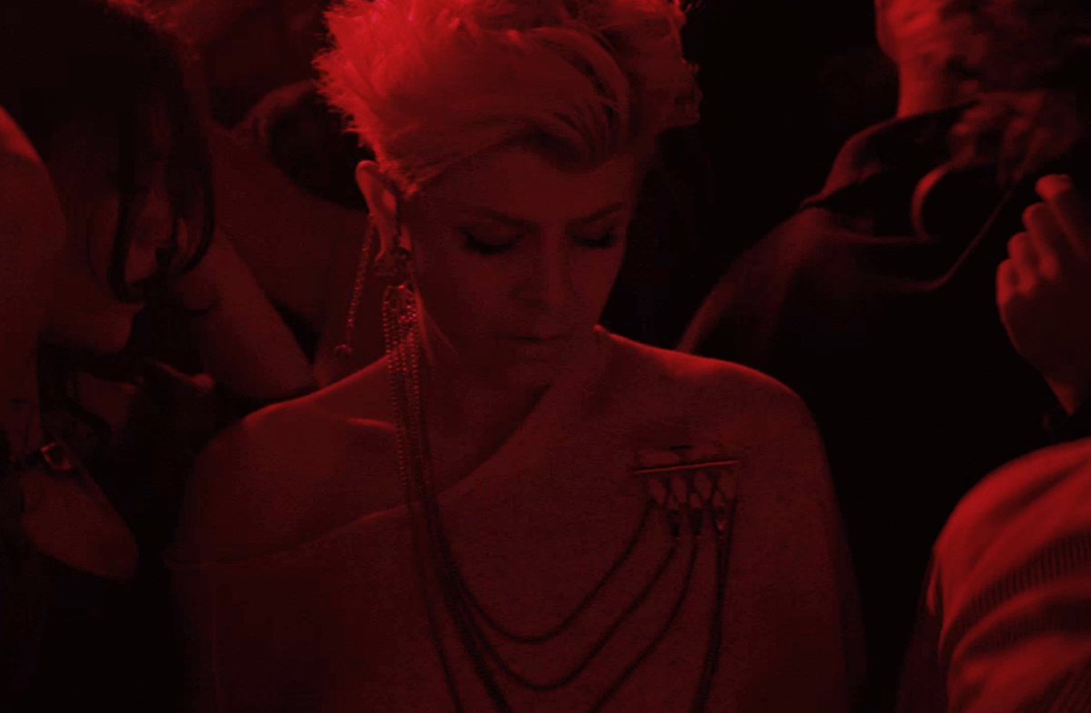 robynkonichiwa's tweet photo. Dancing On My Own was released 8 years ago today 💁🏼‍♀️https://t.co/sZiFk9m7rS https://t.co/oQBdsBSTyw