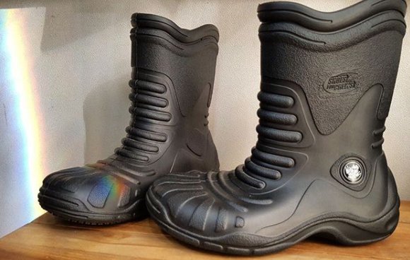 water-resistant Bullfrog Soft Toe Boot 