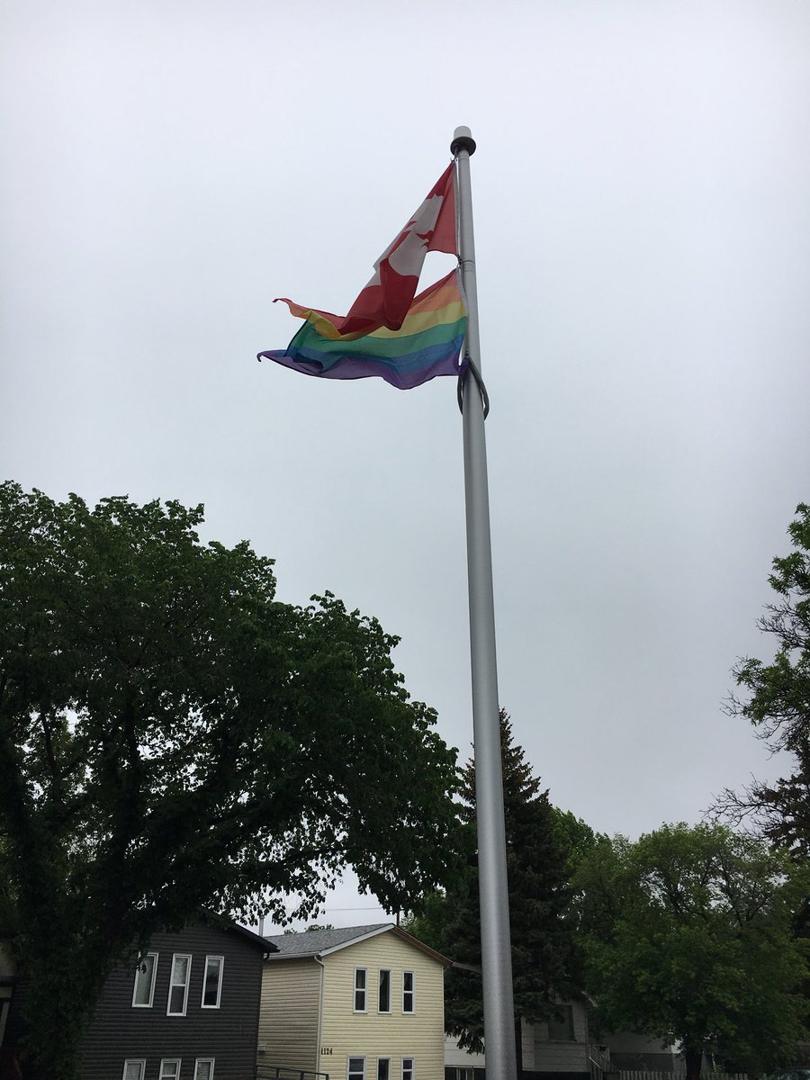 7StonesGSA's tweet photo. Rain makes rainbows 🌈 Perfect for celebrating #PrideMonth2018 Thank you to our band for your performance as we raised our flag! Watch for 8 different flags to be flown this month @7Stones_School https://t.co/QfkksahZZt