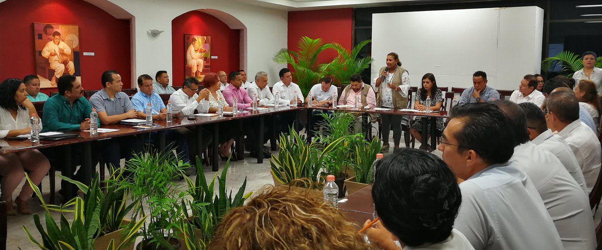 Sedesol_QRoo's tweet photo. En la Reunión Extraordinaria de la @ENI_QROO participan titulares y representantes de instituciones de los tres niveles de gobierno, como la @sedeso_qroo @SEDATU_mx @IQMujer @IEEA_QROO @SEDETUSQROO @SistemaDIFQRoo entre otras ¡En el combate a la pobreza todos caben! https://t.co/MVD8PafpLF
