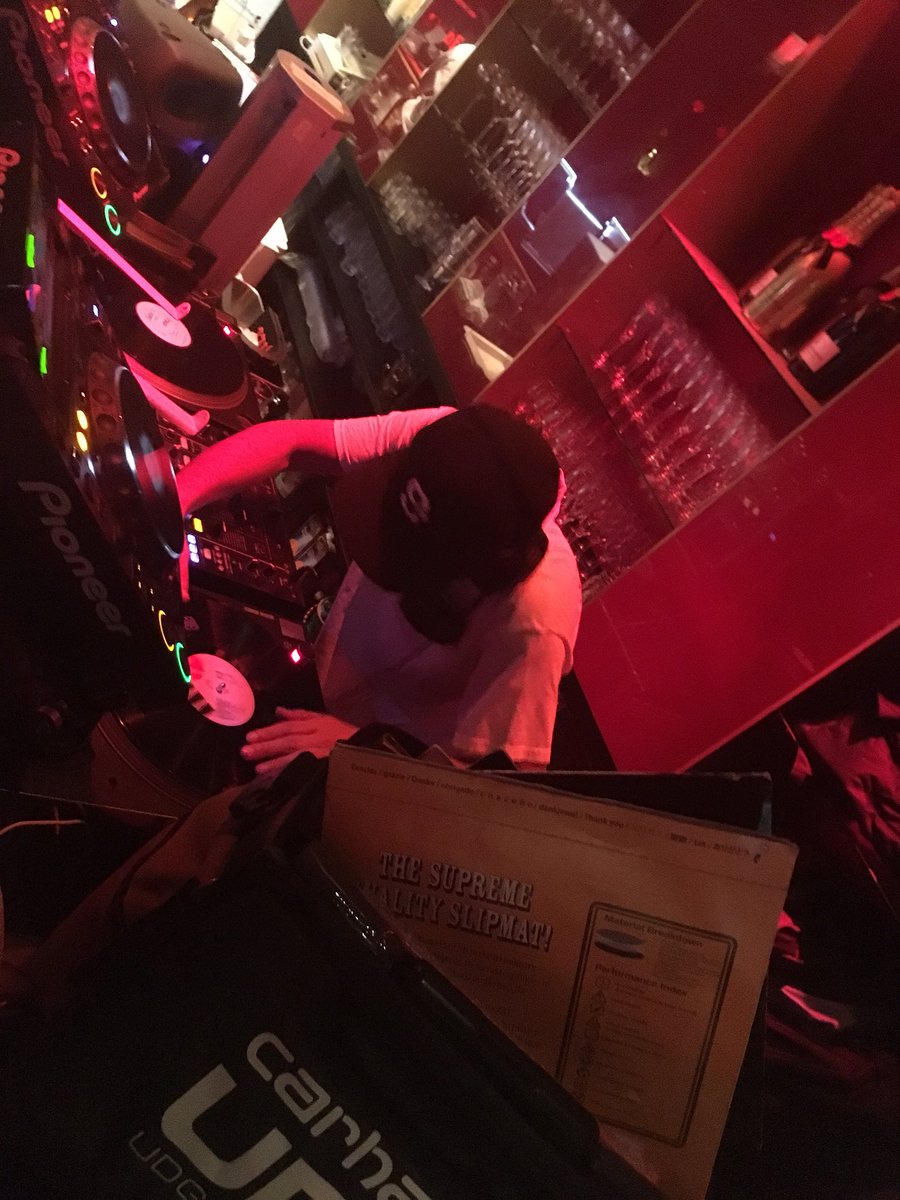 BackTo_90s's tweet image. バイナルセット🙌
@ZAKURO
BACK TO THE 90's HIP HOP🎧
 
今から♪

 #bt90 #zakuro