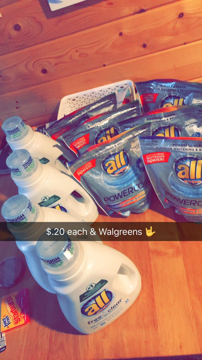 LAXCoupon's tweet photo. When you see a good deal.. make sure you go ALL out 😋😏 this awesome deal was from a few weeks ago! #MKT400UWL https://t.co/fi9FafWZkY