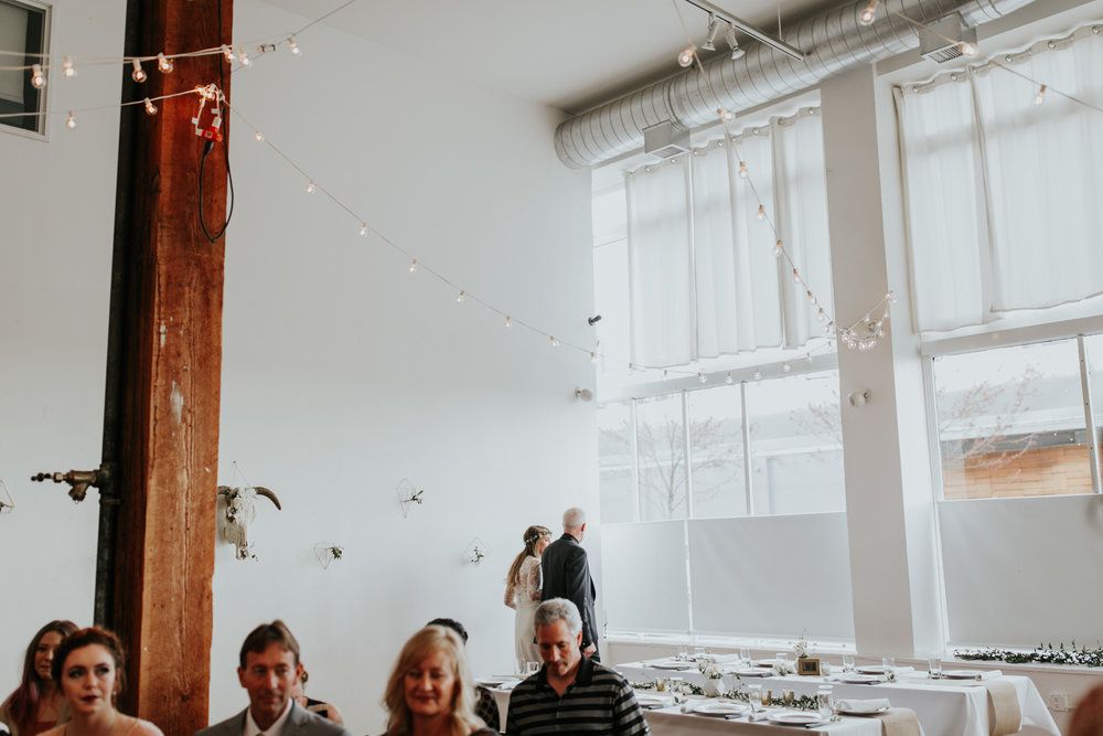 How to Plan a Minimalist Wedding #Wedding #Weddings #WeddingHacks #MinimalistWedding #WeddingPlanning buff.ly/2HGi0Ov