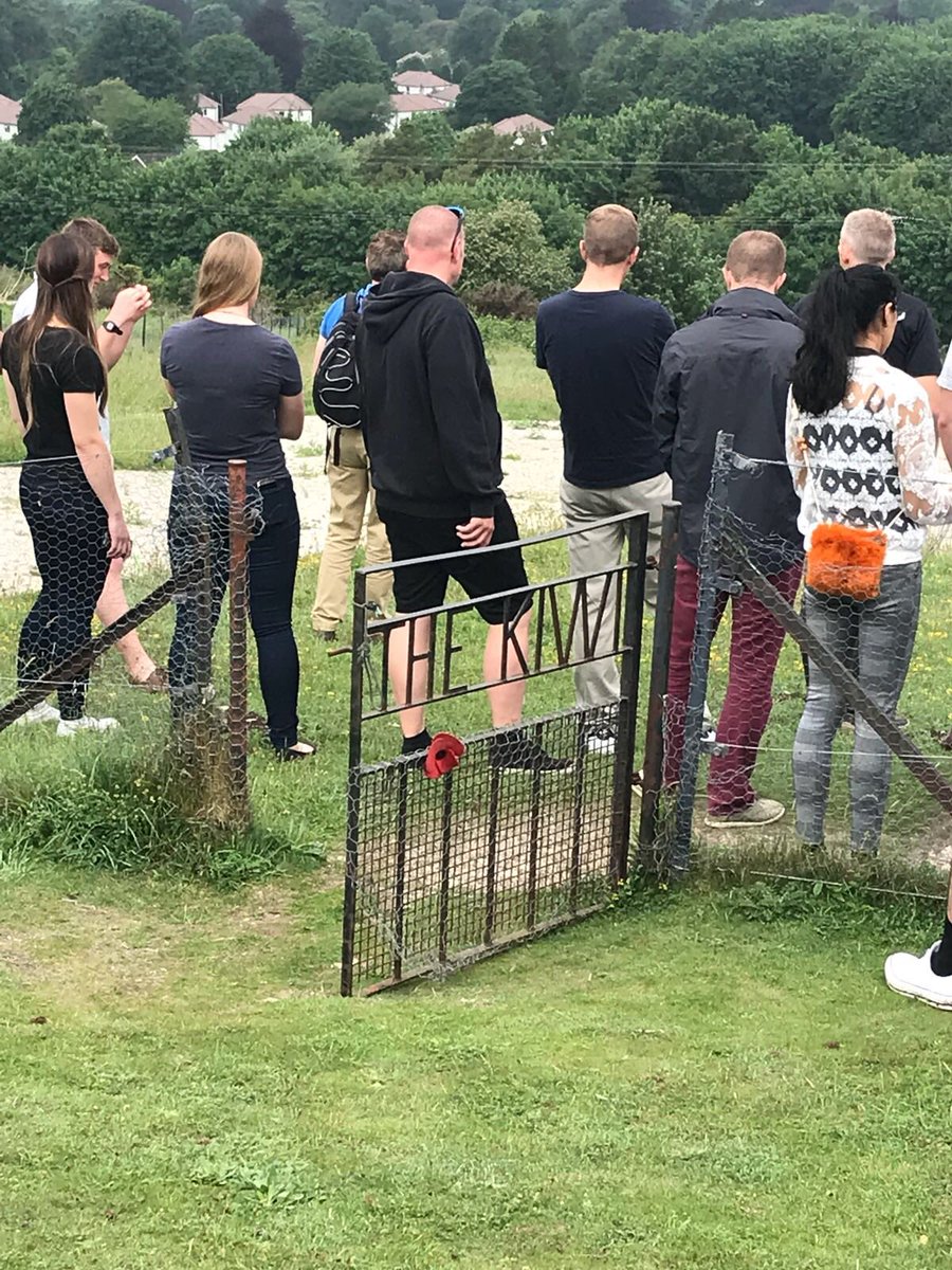 CO3DSR's tweet image. Another day in the DSR. A contingent from NZDF visited us and the Kiwi and we reciprocated our Pare gift. Then the GOC addressed the Regt now all pers and eqpt have redeployed. Then a sincere farewell to our DCG. #fightingthird @11SigX @3rdUKDivision @NZinUK