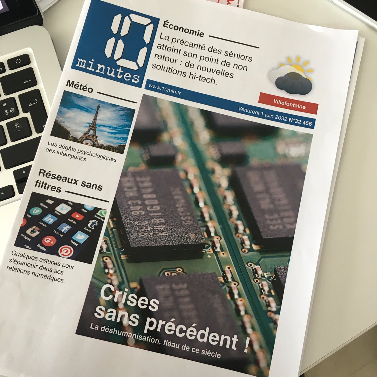 OlivierWathelet's tweet photo. Une année de plus, une épatante journée de #designfiction de @DSAAdesignV ! Mix vidéos, objets et débats pour imaginer les futurs du (no)travail. Avec @maxsim_simon et Éric Fache. https://t.co/U81ZM46wGw