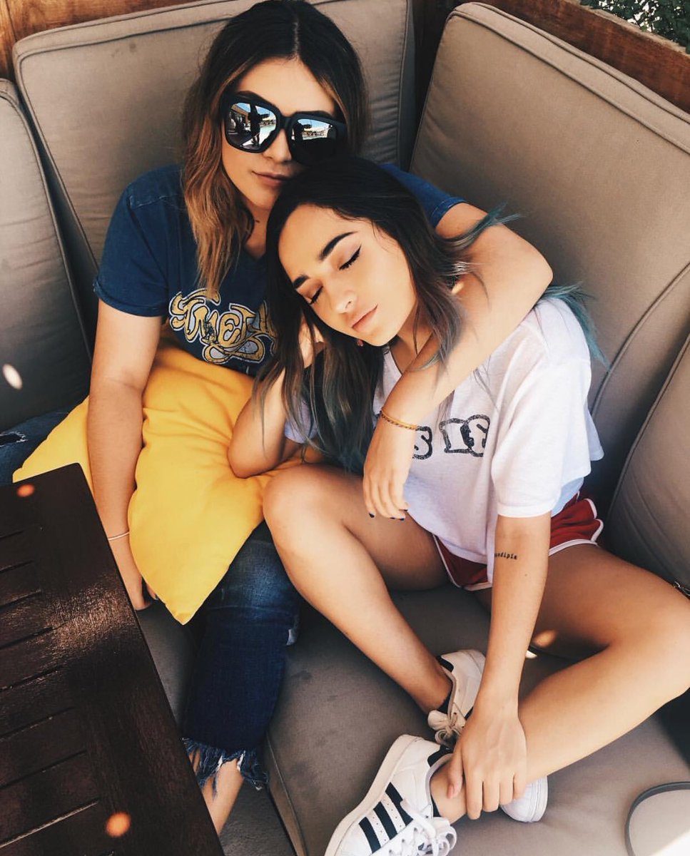 soyjocelinecg's tweet photo. MINI RETO : 

1K de comentarios y 200 RT. 

#MTVLACARACYP
#MTVLAINSTACOSEBA 
#PremiosMTVMiaw https://t.co/rMIbd4ebAf