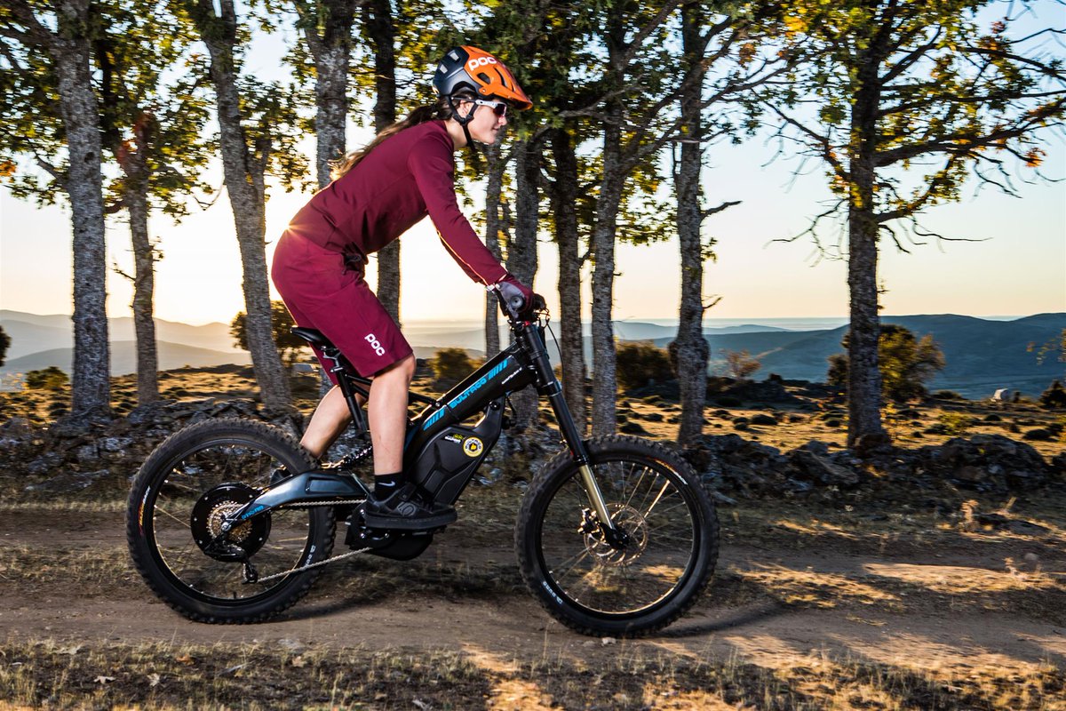 The Bultaco Brinco - perfect for summer evenings. ☀️

Check out our range of moto-bikes here ⏩
bultaco.co.uk

#eperformance #emtb #enduro #mtb #hybrid #pedelec #ebike #Bultaco #brinco #motobike #moto #bike #electricmotorcycle