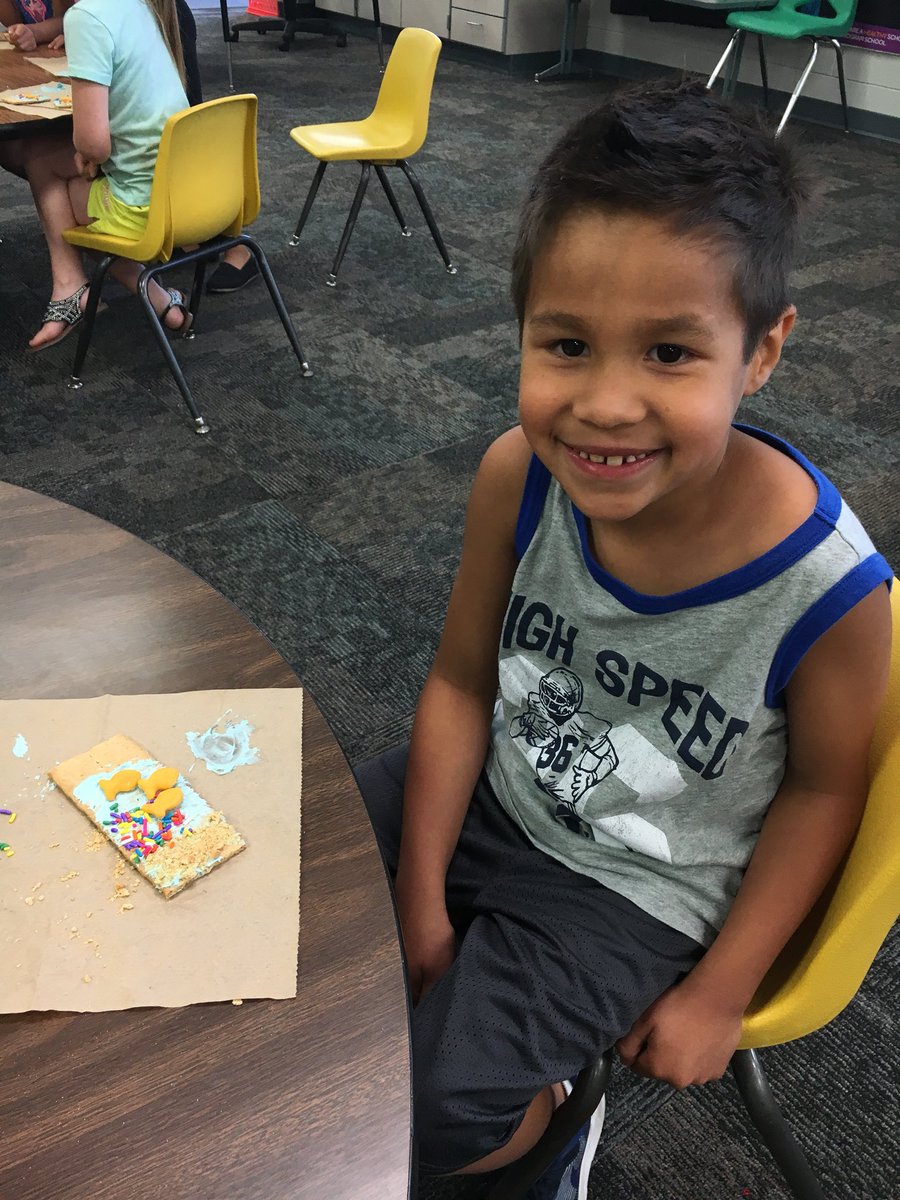 AmandaEasley11's tweet photo. FOOD FRIDAY in our summer school Health &amp; Nutrition class! #creteElementary #summerfun #underthesea https://t.co/7gAtkEiv3B