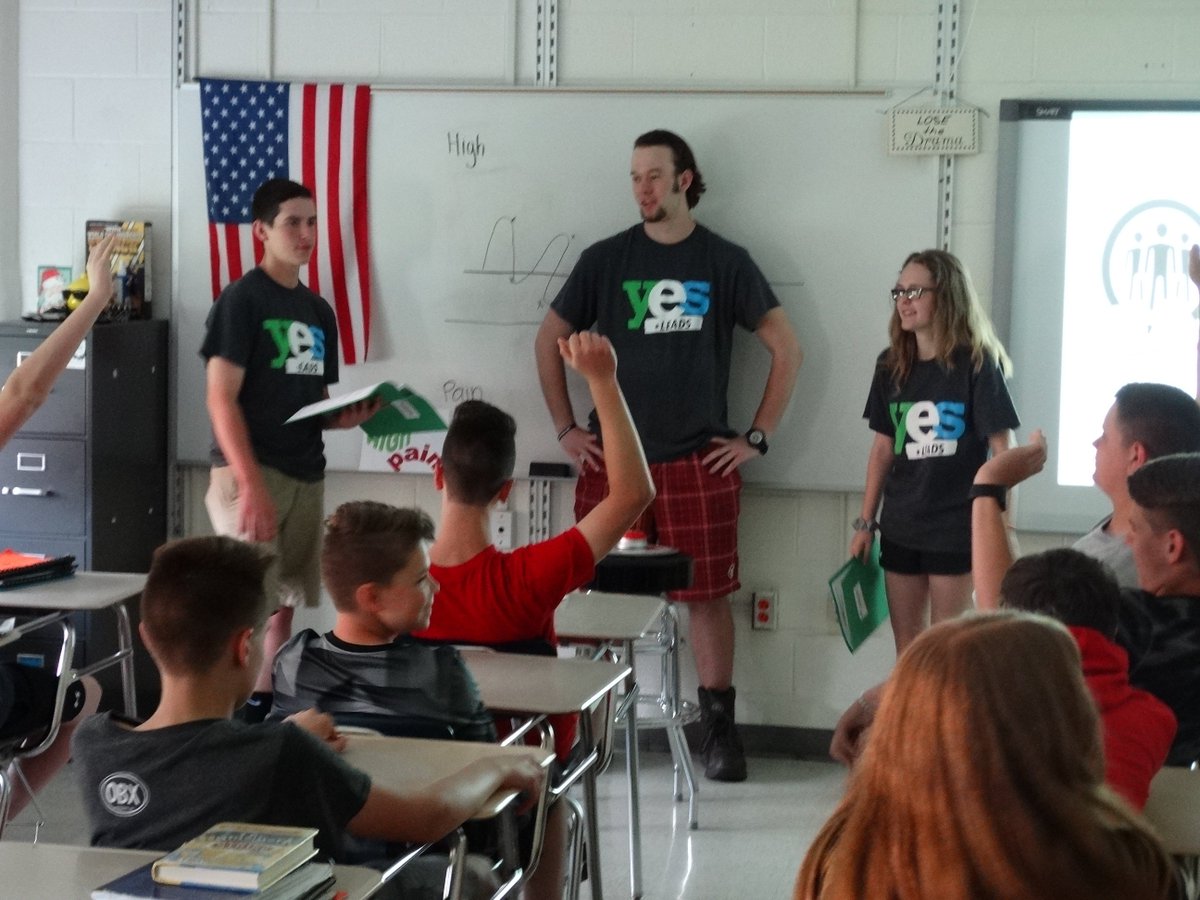 YESLEADS's tweet photo. Chenango Valley High School YES LEADers rocked their pHARMING Effects Presentations on prescription drug abuse to the younger students! GO, YES LEADers! #YESLEADS #LEADersrock #drugfree #pharmingeffects @CVCSDWarriors @CVSupt https://t.co/NlqUdNoQCb