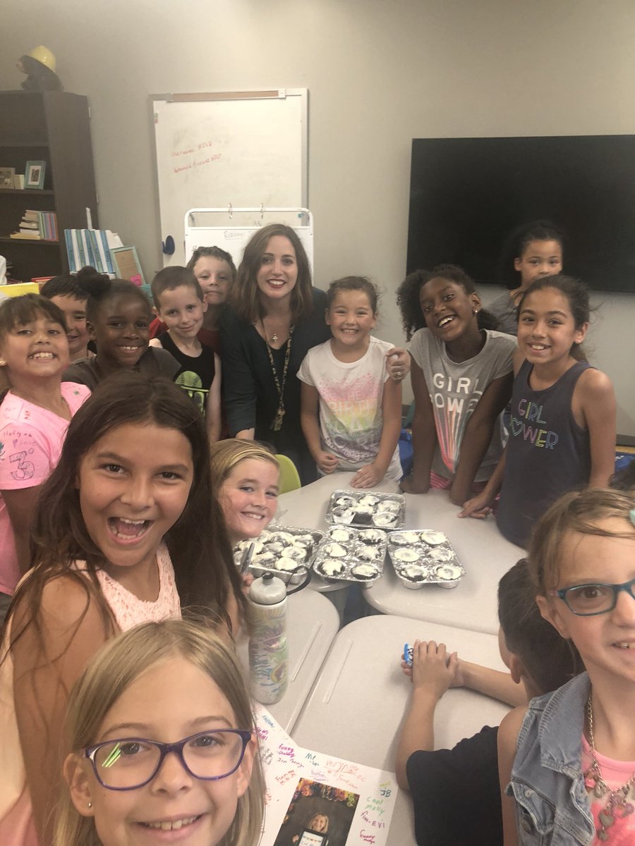 LEThomas_ECE's tweet photo. Happy birthday to my sweet student Naomi & @Mrs_Tillotson !!! #thomastribe loves you! ❤️#grovesfam @HumbleISD_GE #wearegroves https://t.co/ufTCQpdRNC