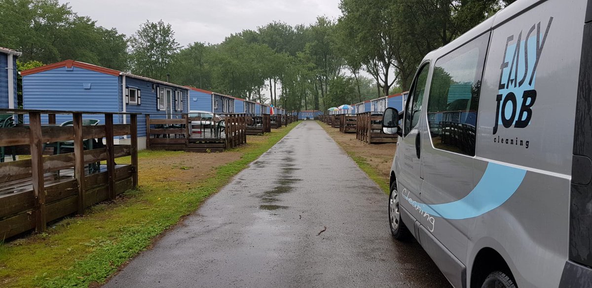 EasyjobCleaning's tweet photo. Onze collega's hard aan het werk op een park in hoek. https://t.co/R9hU8Xoq91