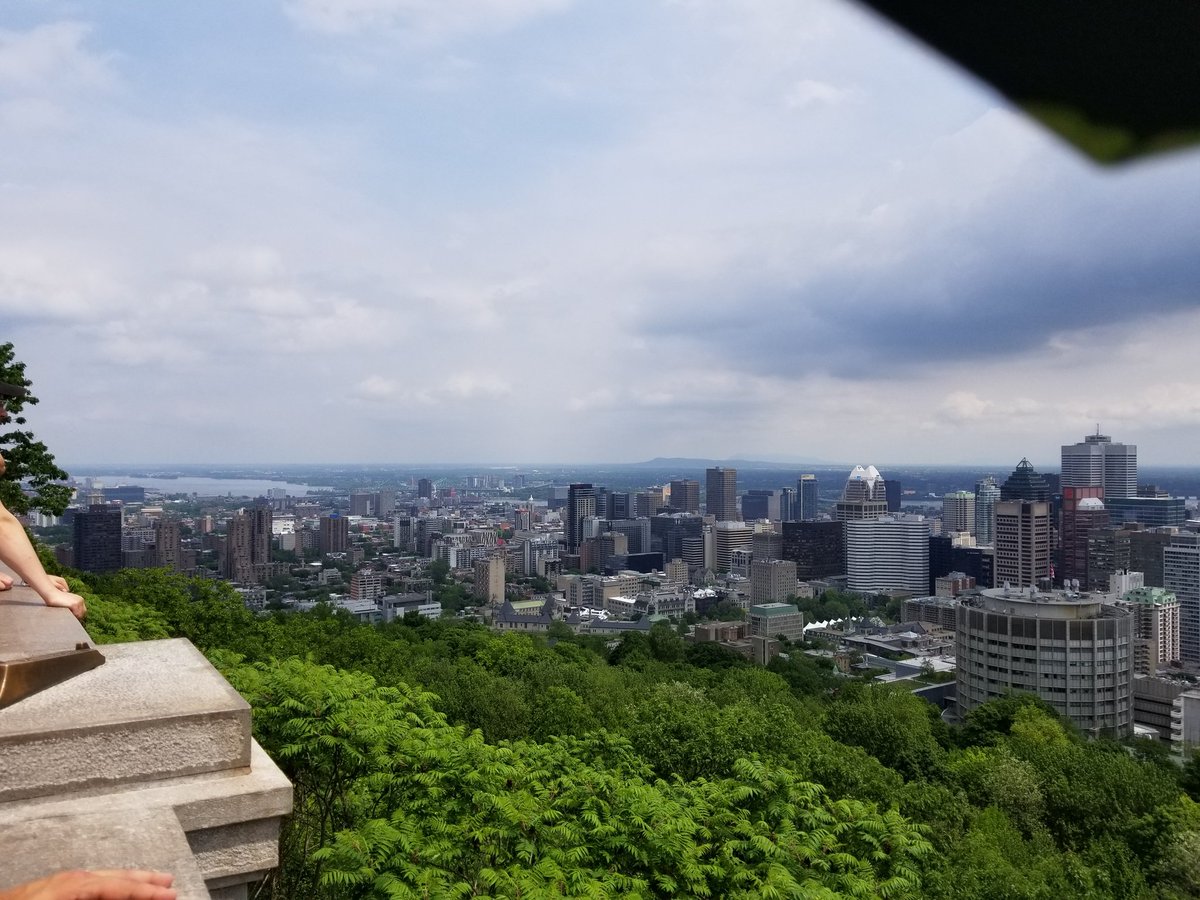 Labsynthe's tweet photo. Vue sur Montréal ! ENFIN je l'ai fait !!!! 😍
#SuperContente https://t.co/di9qMFQguV