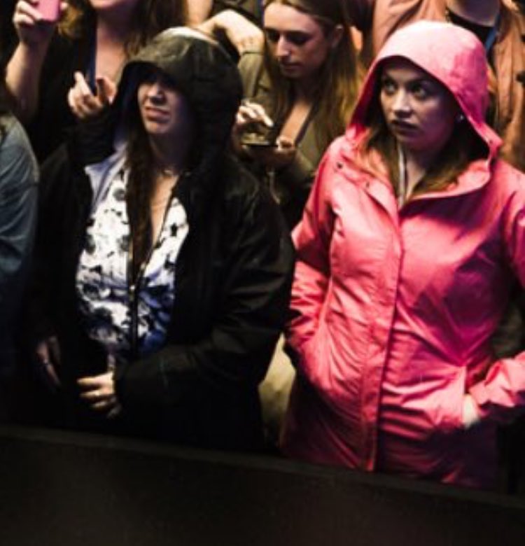 crazyIive's tweet photo. WHY IS EVERYONE LOOKING AT HIM LIKE THAT https://t.co/s72Rm0jt9d