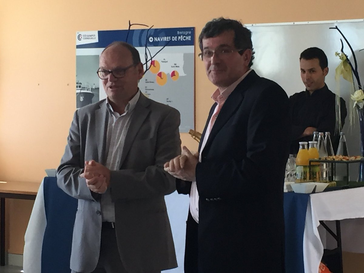 twitt_rachel's tweet photo. Joli moment auj avec l’accueil ce jour @tech_quimper_co du CA @PoleMerBA au #guilvinec. Merci #mairie #criee du guilvinec ! Plusieurs nouveaux projets labellisés dont VIPP #abyss ingrédients #capsularis, HEMDental @Hemarina, Solidsail #MerVent et bilan Pesk&Co #meralliance #yslab https://t.co/2wS7AtMauD