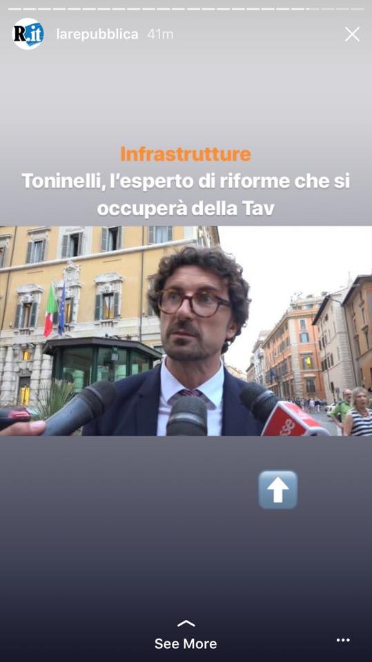Generazioneblog's tweet photo. L’account Instagram di @repubblica presenta i nuovi ministri.
Notate anche voi, come me, qualcosa di strano?
Gli uomini descritti in modo pressoché obiettivo, sulle donne si sollevano dubbi e commenti sessisti.
(B.)

#doppiostandard #sessismo #tuttimaschi https://t.co/fSMtgyyXlT