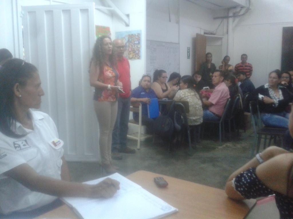 01Ptmstachira's tweet photo. Revisión administrativa al Mcpio Samuel Darío M. y visita Vice presidente del Ipasme. PTMS apoyando la revolución https://t.co/zPLHCHThSg