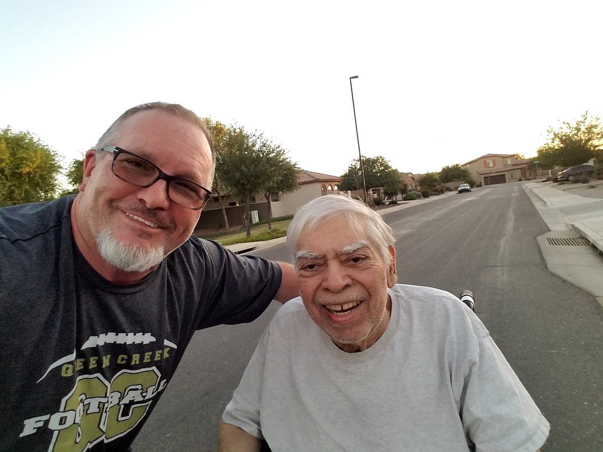 revzov59's tweet photo. Watched the game last night with my father in law. Got out for a stroll at halftime. https://t.co/UJZnsT4gea